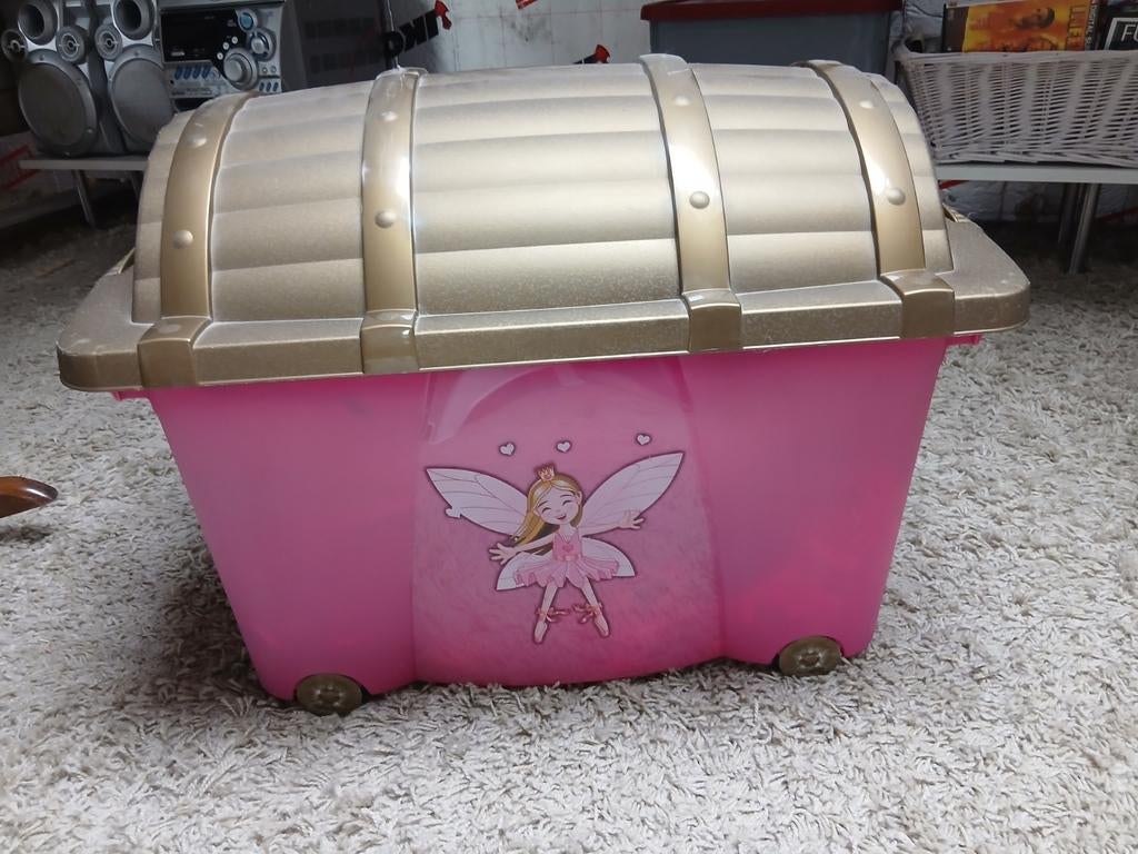 Speelgoed koffer, Ophalen