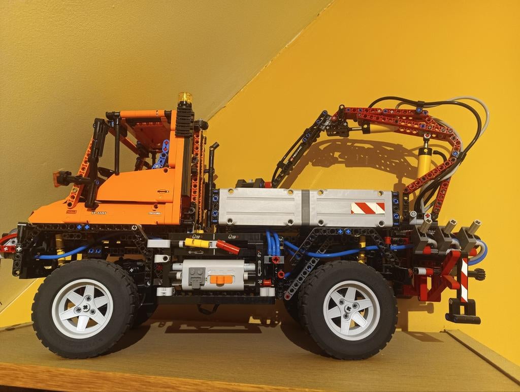 Gros lego technic 8110 Mercedes unimog, Ophalen, Zo goed als nieuw, Lego