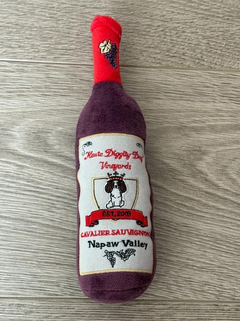 Hondenspeelgoed: Pluche wijnfles met pieper, Animaux & Accessoires, Enlèvement ou Envoi, Neuf, Jouets qui qouinent