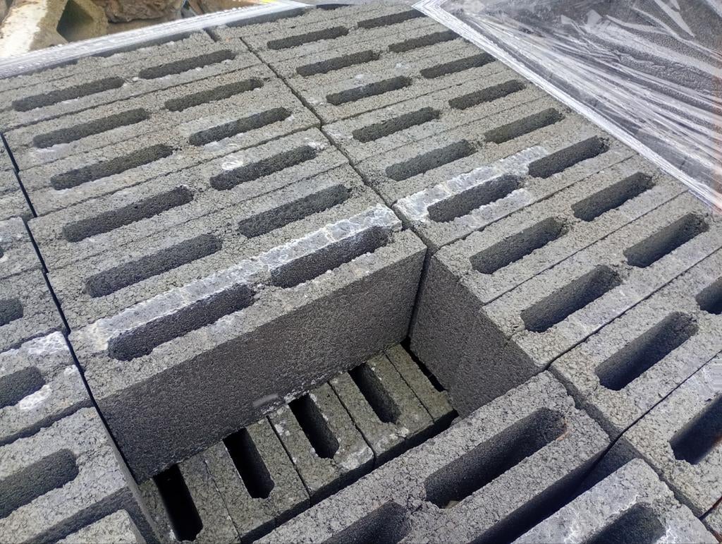 Bloc béton creux 9cm, Bricolage & Construction, Enlèvement, Neuf, Béton