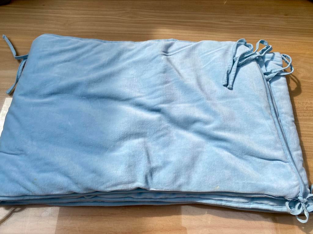 Bordure de lit bleue, Maison & Meubles, Enlèvement ou Envoi, Comme neuf, Bleu