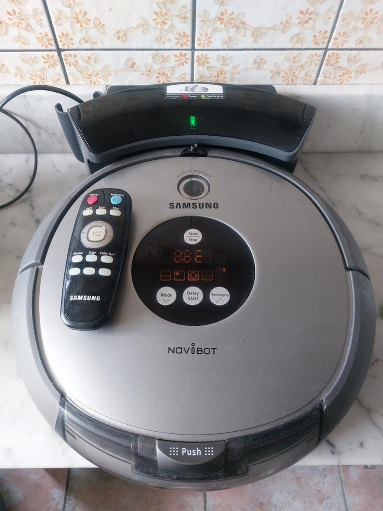 Aspirateur robot samsung type SR 8845, Electroménager, Enlèvement, Comme neuf