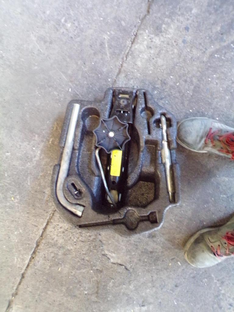 Cric Volkswagen Fox 1.2i 40kw 2005-2011 LP/13841, Enlèvement ou Envoi, Utilisé, Volkswagen