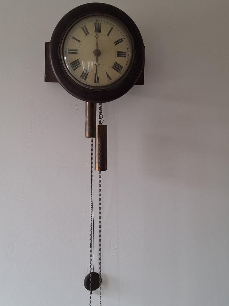 Antieke comtoise-klok 19e-eeuw, Ophalen