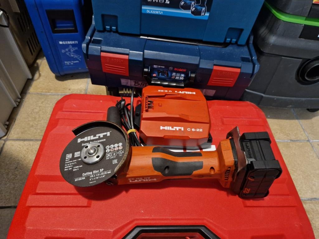 HILTI + BATTERIE +CHARGEUR, Enlèvement, Comme neuf, 1000 watts ou plus, Meuleuse d'angle