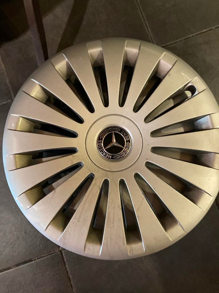Nieuwe velgen en wieldoppen Mercedes 17 inch, Ophalen, Nieuw