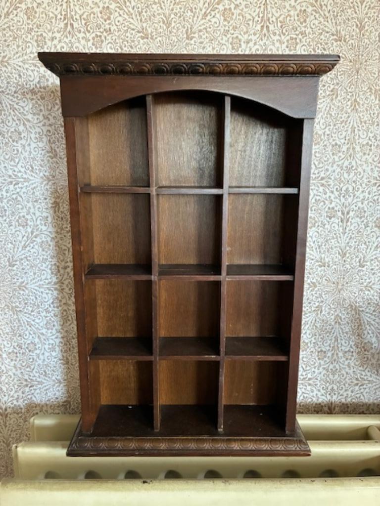 Klein houten kastje met 12 vakjes, Ophalen of Verzenden