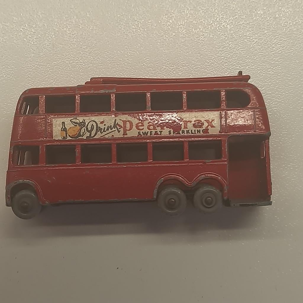 LESNEY UK N 56 : TROLLEYBUS LONDONIEN *VINTAGE*, Hobby & Loisirs créatifs, Voitures miniatures | 1:87, Utilisé, Bus ou Camion