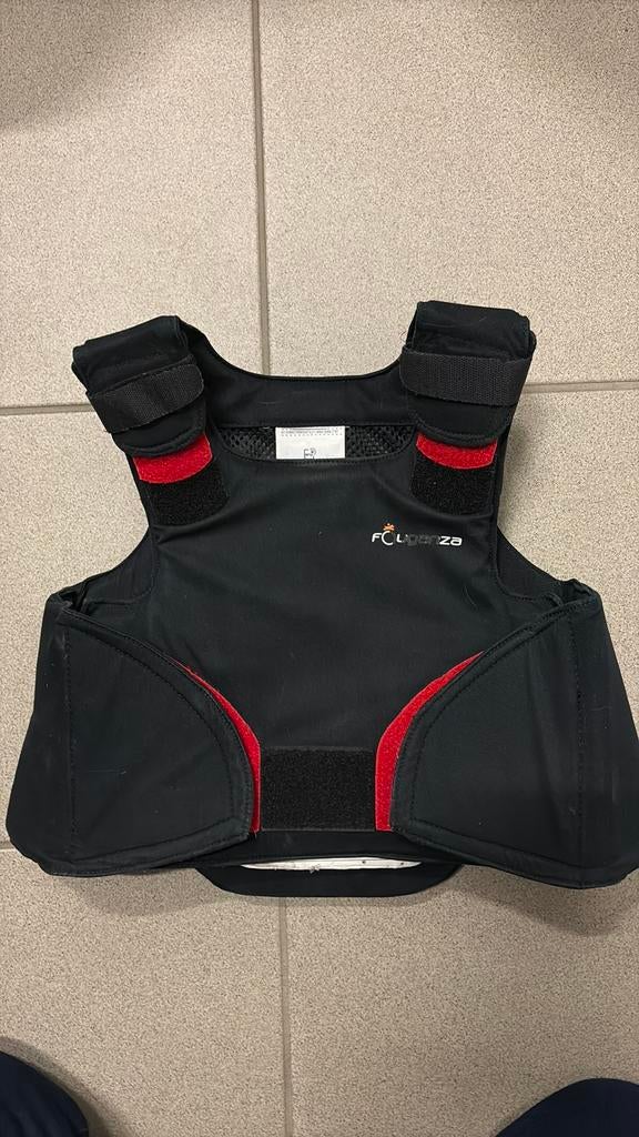 Fouganza bodyprotector - vest 8/10 jaar, Ophalen, Gebruikt