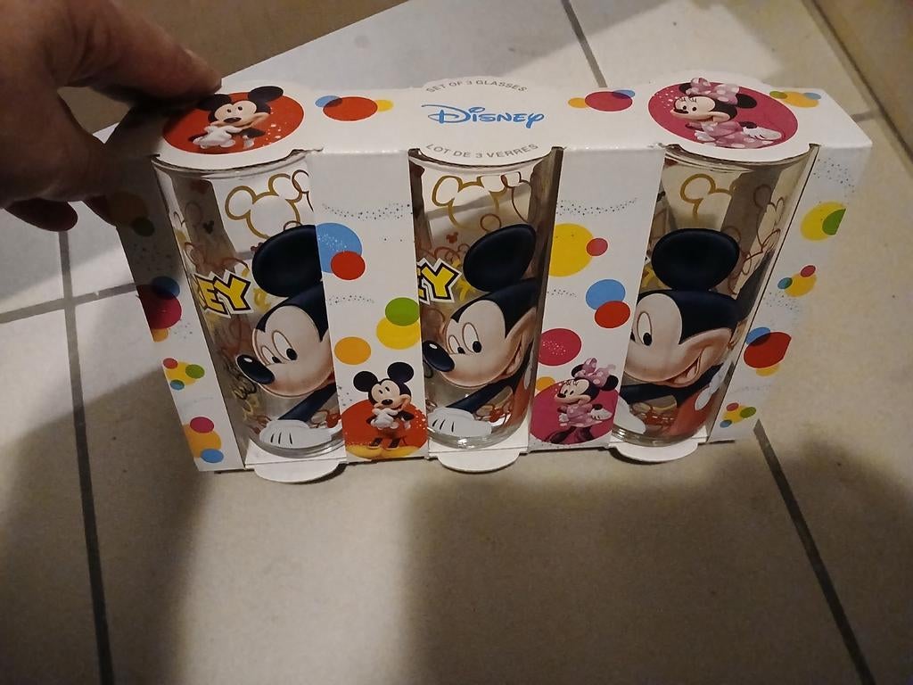 des Verres van Disney mickey mouse &minnie, Enlèvement ou Envoi, Comme neuf