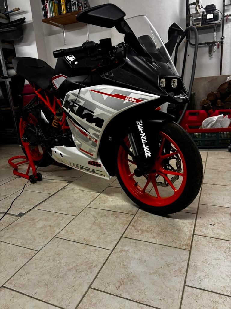 Ktm 390 RC a vendre 4455 Km, Motoren, Motoren | KTM, Minimaal motorrijbewijs A2, ABS, 1 cilinder, 12 t/m 35 kW