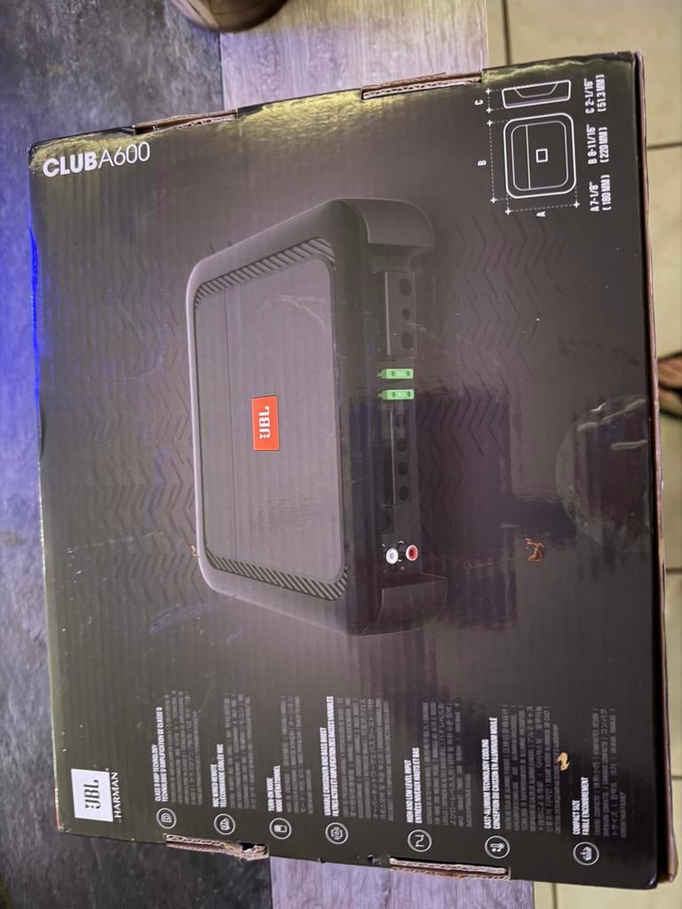 Versterker voor auto, Enlèvement, Amplificateur