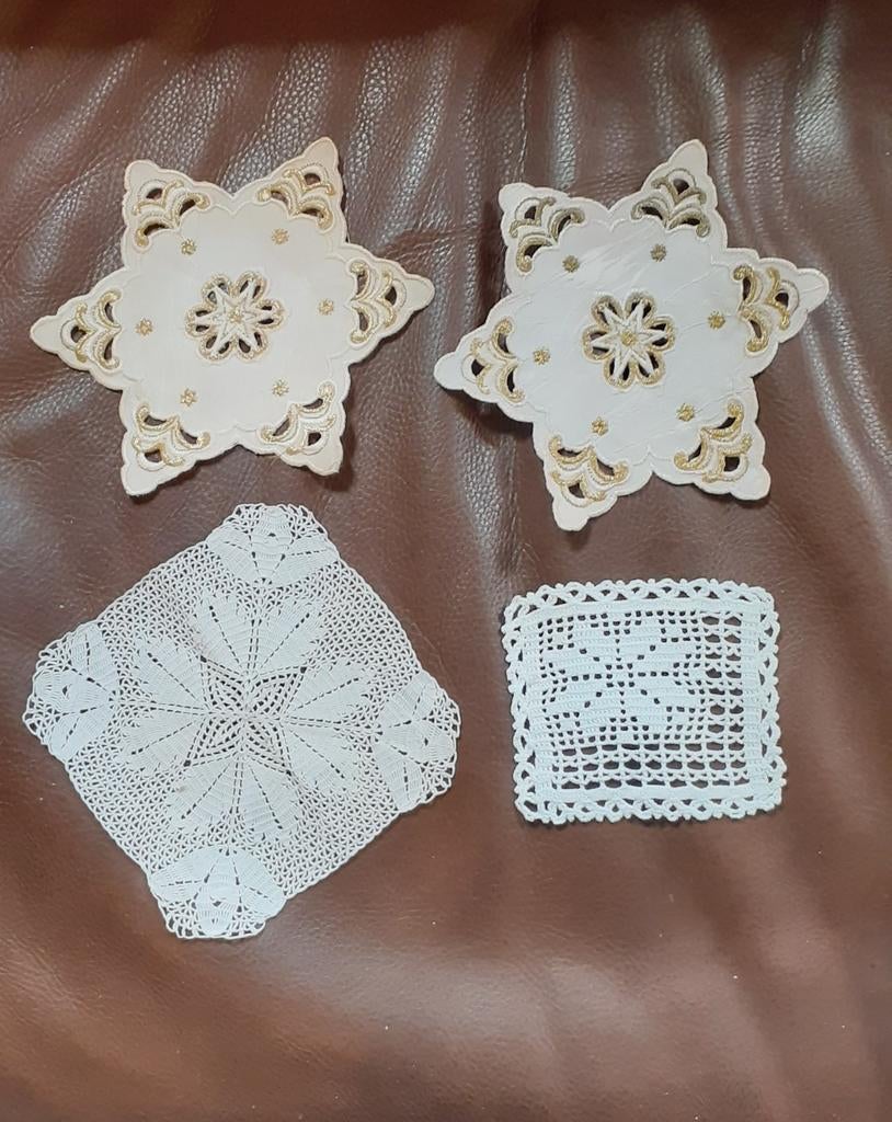 4 petits napperons, Antiquités & Art, Enlèvement ou Envoi