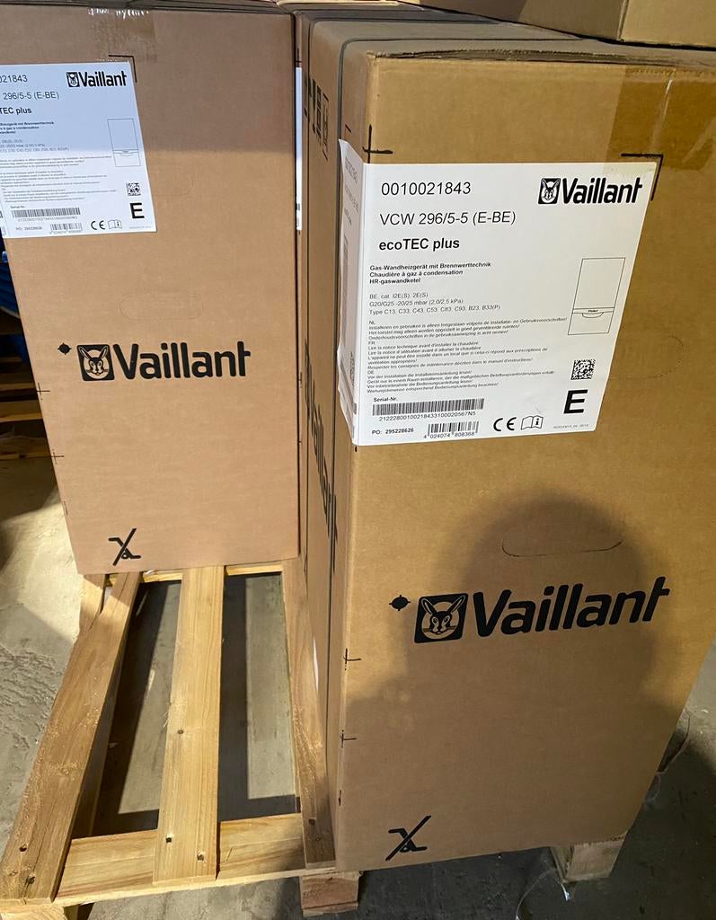 VAILLANT ECOTEC PLUS VCW 296 25KW pour 150M2, Bricolage & Construction, Chauffage & Radiateurs, Neuf