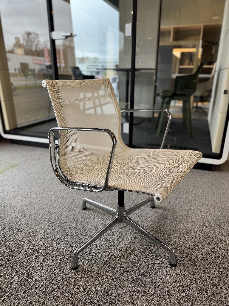 50x Vitra EA108 Eames Mesh, blanche, remise à neuf, Comme neuf, Cinq, Six Chaises ou plus, Eames, Blanc