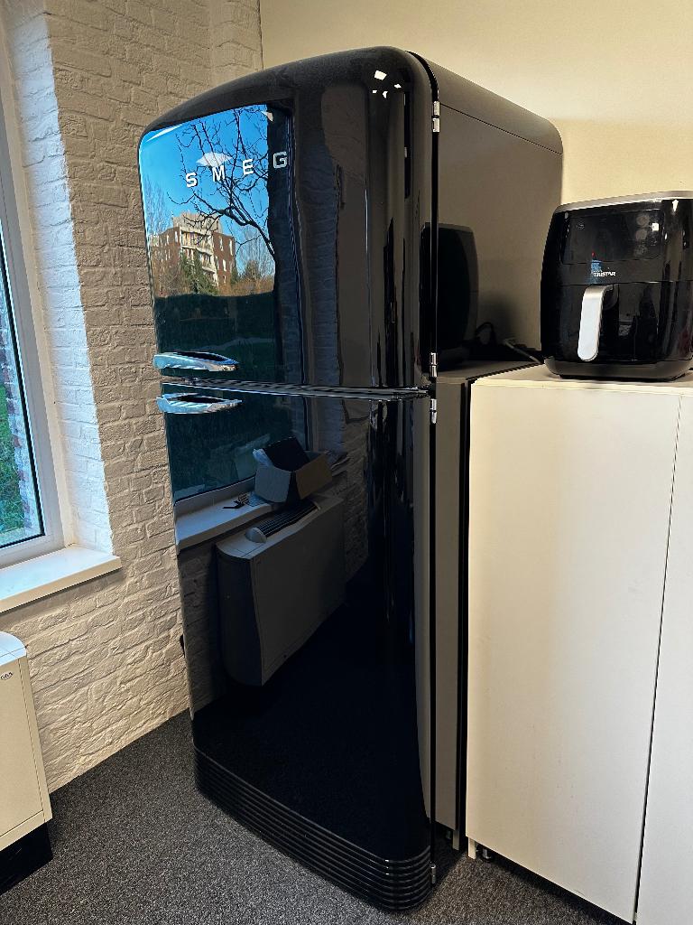 Smeg FAB50RBL Koelkast/diepvriezer  362 + 107 L - jaren '50, Classe énergétique A ou plus économe, Avec compartiment congélateur