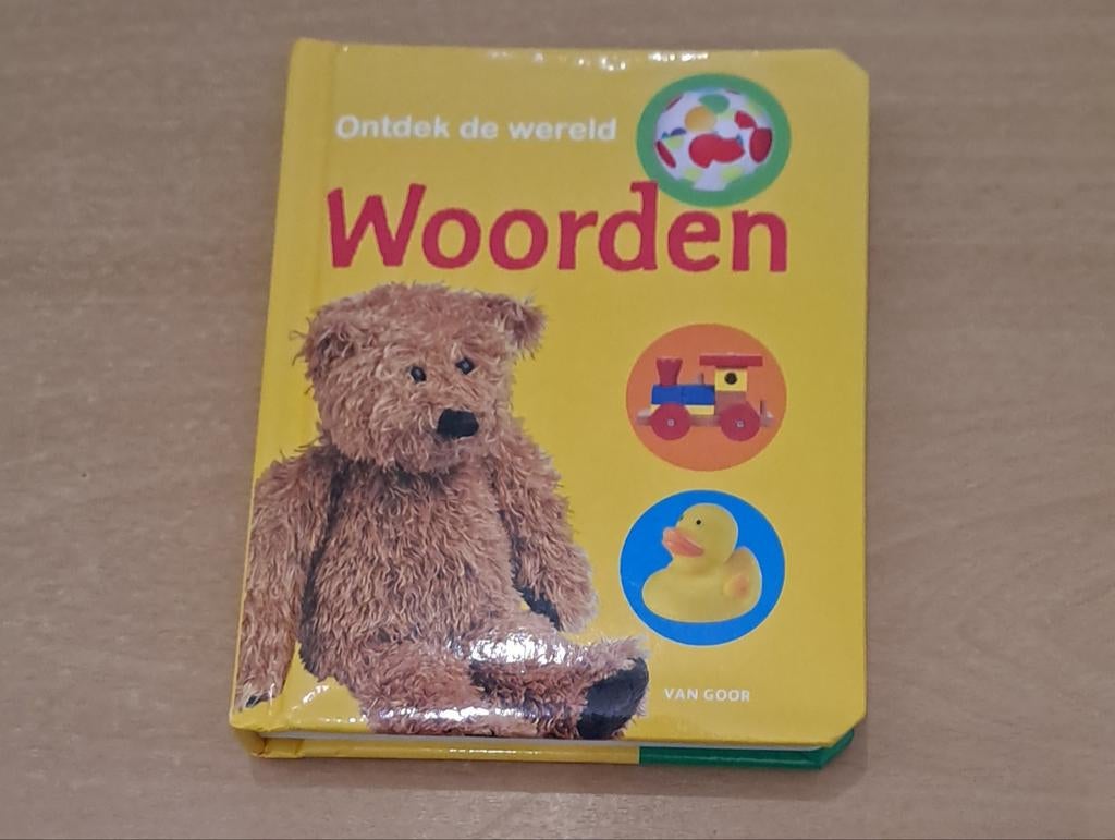 Kartonnen babyboekje
Ontdek de wereld Woorden, Ophalen of Verzenden, Zo goed als nieuw, 1 tot 2 jaar