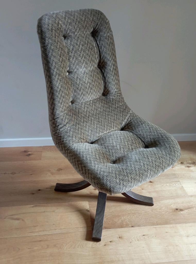 Vintage fauteuil op houten voet, Huis en Inrichting, Ophalen, Gebruikt