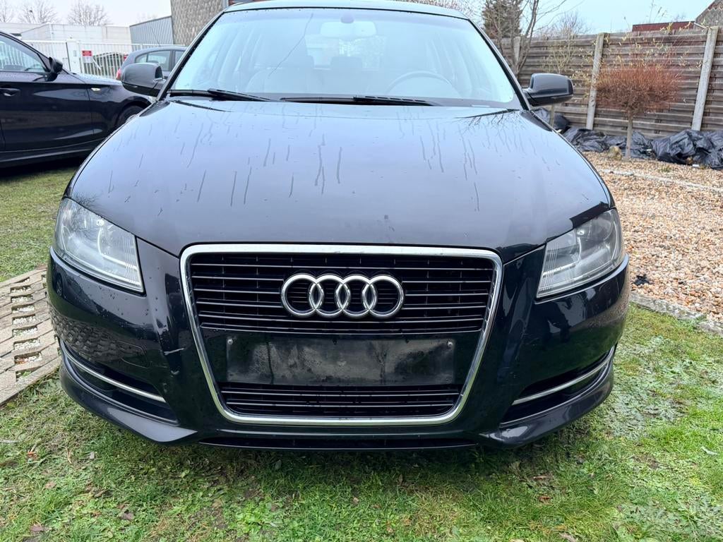 Audi A3 Diesel — 2011 — Beige lederen interieur, Auto's, Voorwielaandrijving, Euro 5, Beige, Zwart