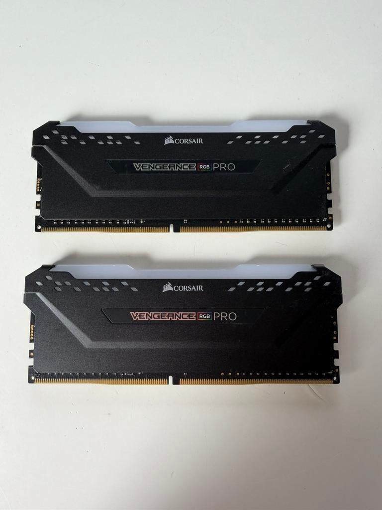 16gb (2x8gb) ddr4 3600MHz Corsair vengeance rgb pro ram, Computers en Software, RAM geheugen, Ophalen of Verzenden, Zo goed als nieuw