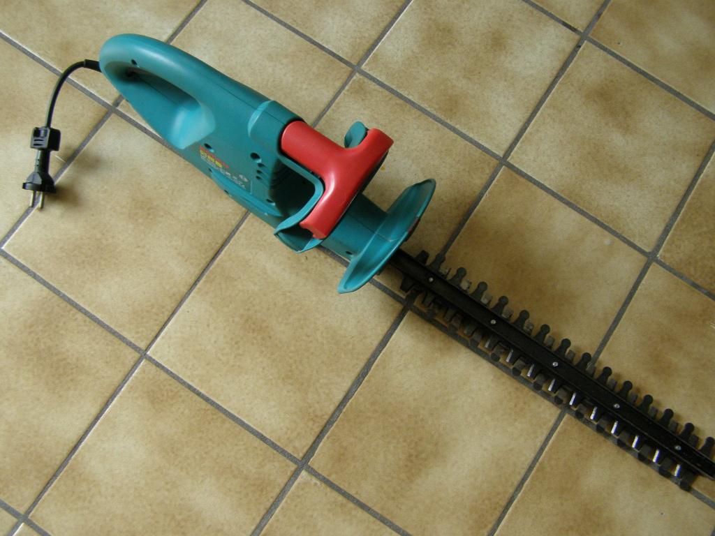 Taille-haie électrique BOSCH., Jardin & Terrasse, Taille-haies, Enlèvement, Utilisé, Électrique, BOSCH