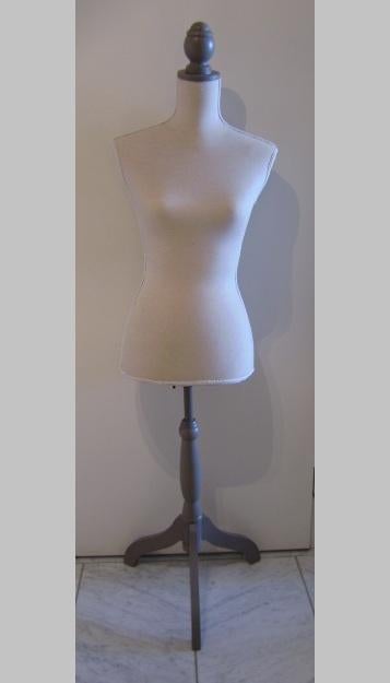 Paspop met beige stof , beige zijden bies  grijze afwerking, Hobby en Vrije tijd, Ophalen, Nieuw, Paspop