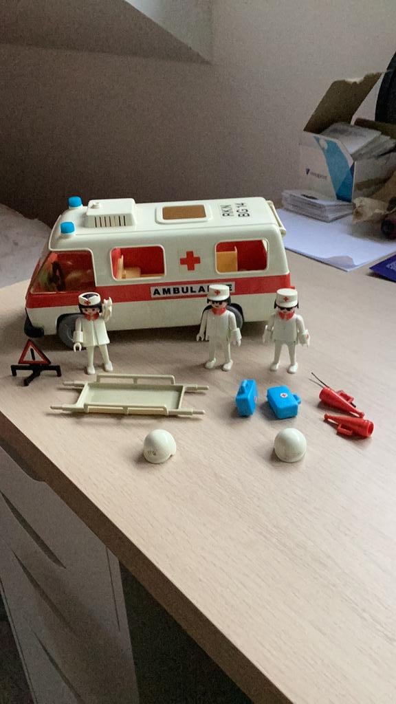Playmobil ambulance, Ophalen of Verzenden, Zo goed als nieuw