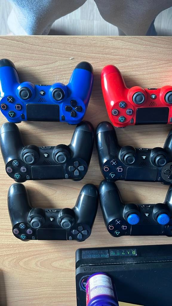 6 PlayStation controllers, Games en Spelcomputers, Games | Sony PlayStation 4, Ophalen, Online, Zo goed als nieuw, 3 spelers of meer