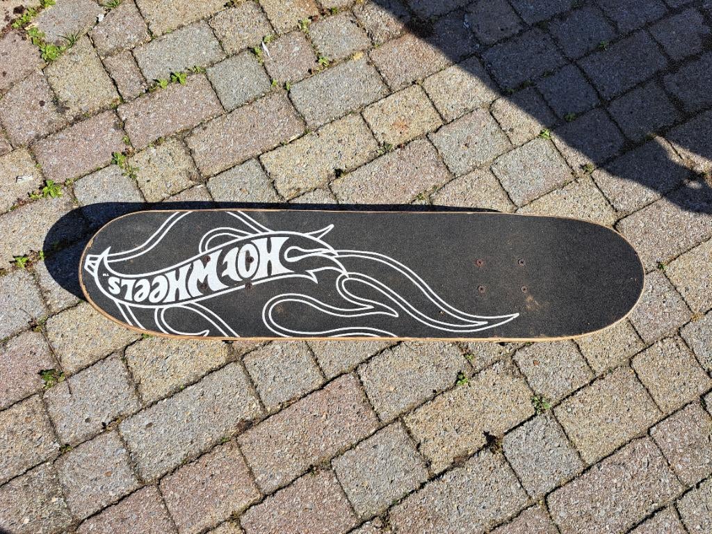 Skateboard van het merk Hot Wheels., Sport en Fitness, Skateboarden, Ophalen, Gebruikt, Skateboard