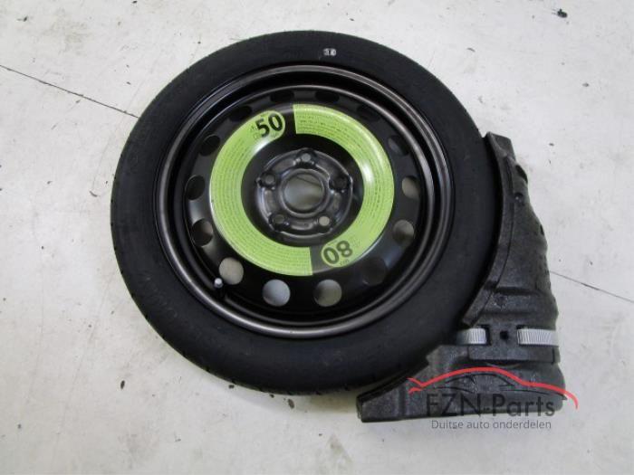 VW Golf 7 16 Inch Thuiskomer Met Schuim Gereedschap Krik, Enlèvement ou Envoi, Neuf, Pneu(s)