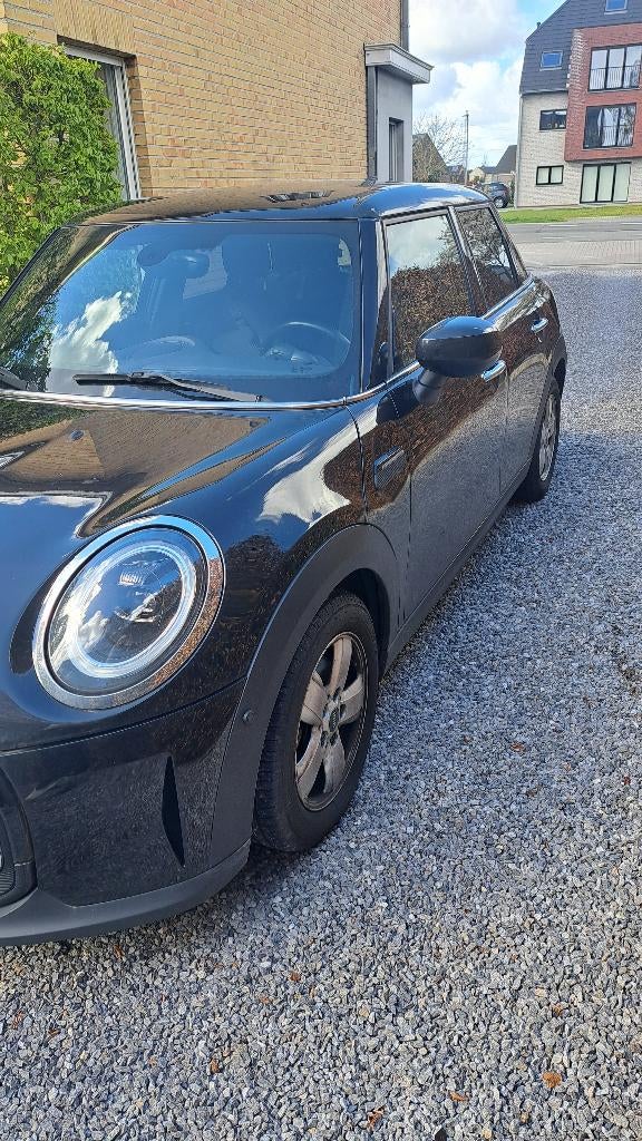 Mini One 2022 zwart bouwjaar 02/2022, Auto's, 75 kW, Zwart, Zwart, Handgeschakeld