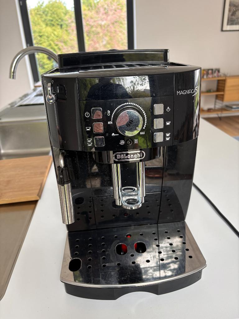 Machine à café, Machine à espresso, Réservoir d'eau amovible, Café en grains, 2 à 4 tasses