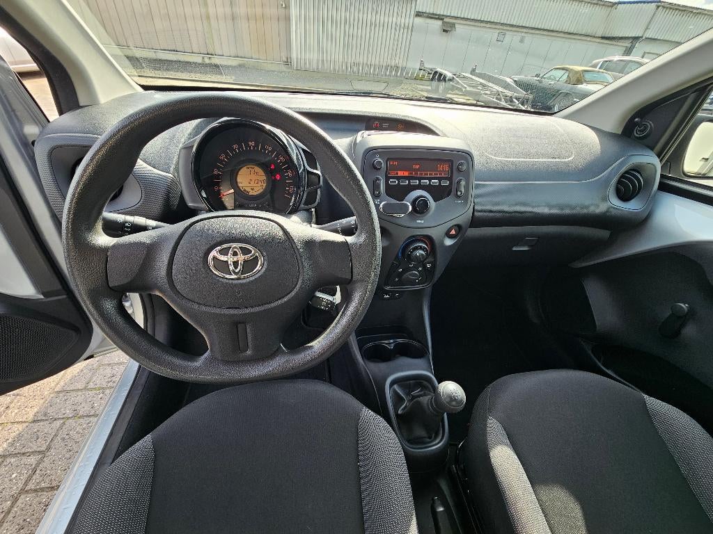 Toyota Aygo 1.0i VVT-i x-play, Voorwielaandrijving, 4 zetels, Stof, Bedrijf