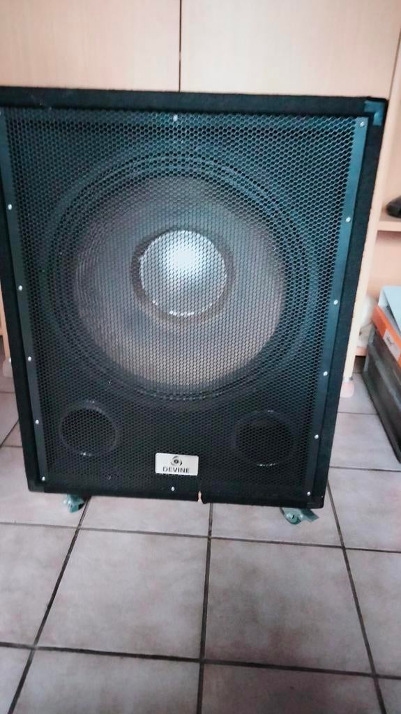 Subwoofer Devine B118, Muziek en Instrumenten, Versterkers | Keyboard, Monitor en PA, Ophalen