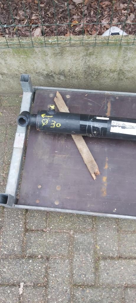 Hydraulische cilinder nieuw   afm zie foto's, Doe-het-zelf en Bouw, Ophalen