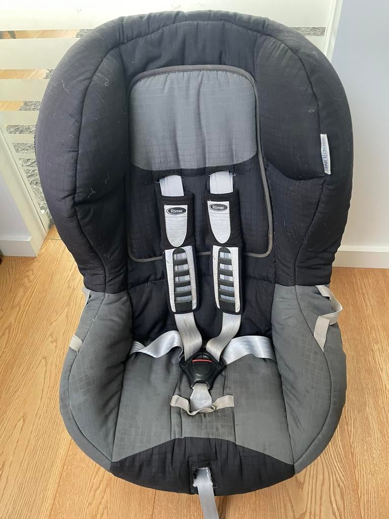 Siège auto Britax Romer avec attache de ceinture de sécurité, Enfants & Bébés, Romer, Enlèvement, 9 à 18 kg, Utilisé