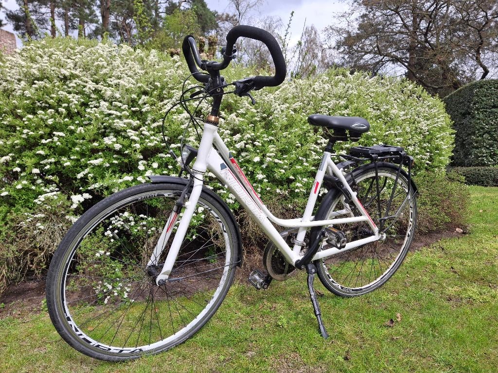 Sportieve witte damesstadsfiets -  Norta LRC S20, Fietsen en Brommers, 28 inch, 47 tot 50 cm, Zo goed als nieuw, 15 tot 20 versnellingen