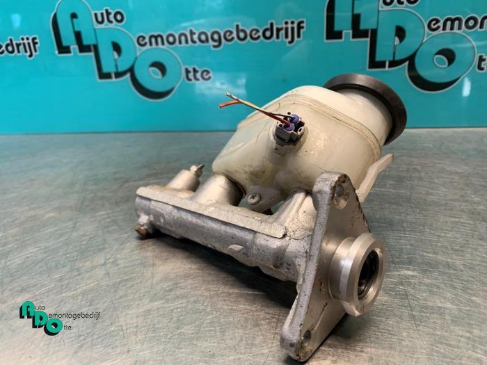 Cylindre de frein principal d'un Toyota Corolla (Corolla 96-, -, 3 mois de garantie, Toyota, Utilisé