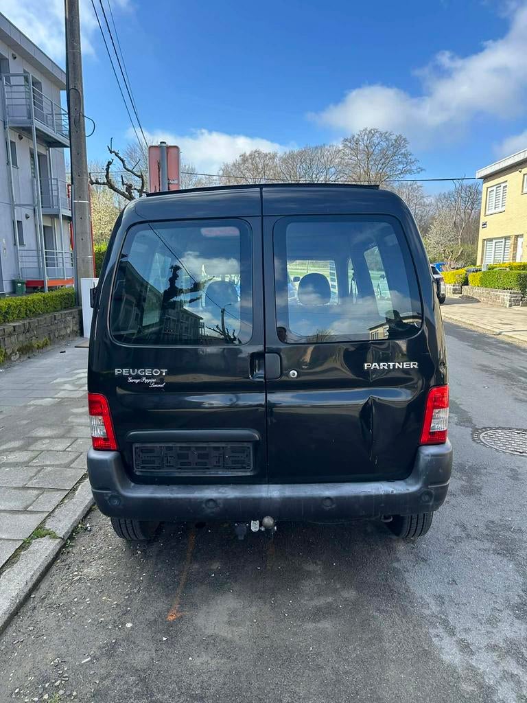 Peugeot Partner 1.6 diesel prêt à immatriculer, Auto's, 1600 cc, Zwart, Bedrijf, Grijs