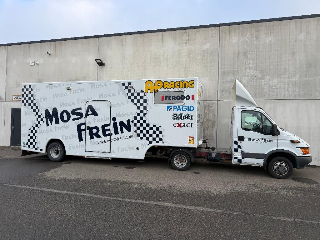 Vrachtwagen + uitgeruste aanhangwagen, Ophalen, Gebruikt