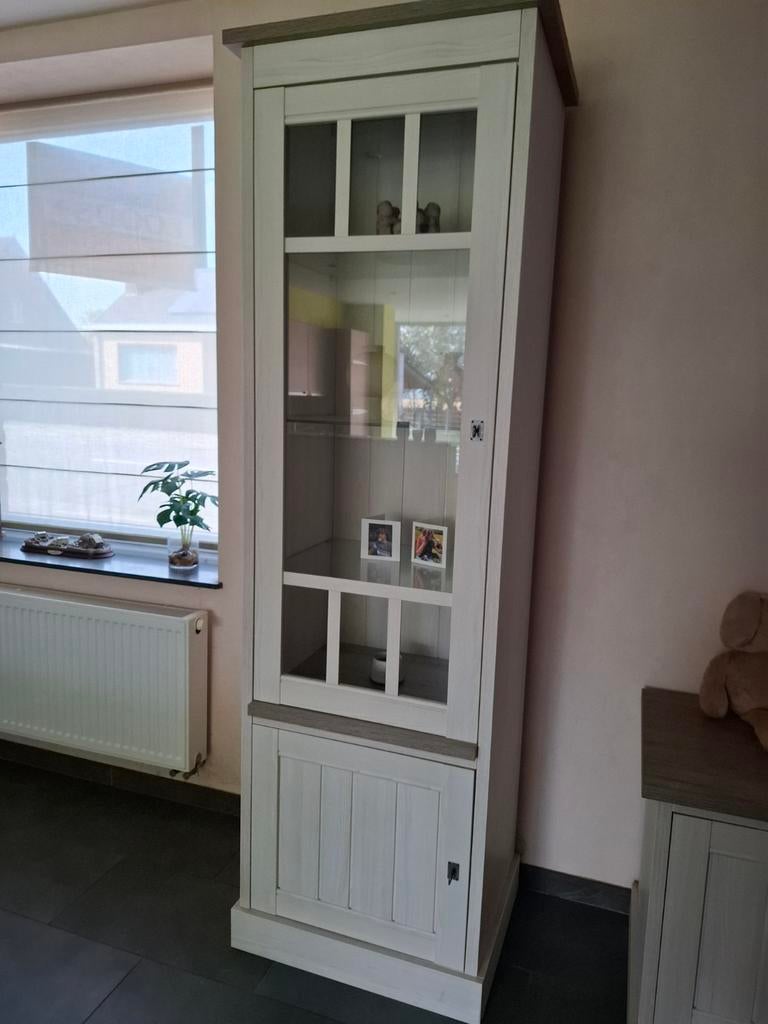 Vitrinekast york, Enlèvement