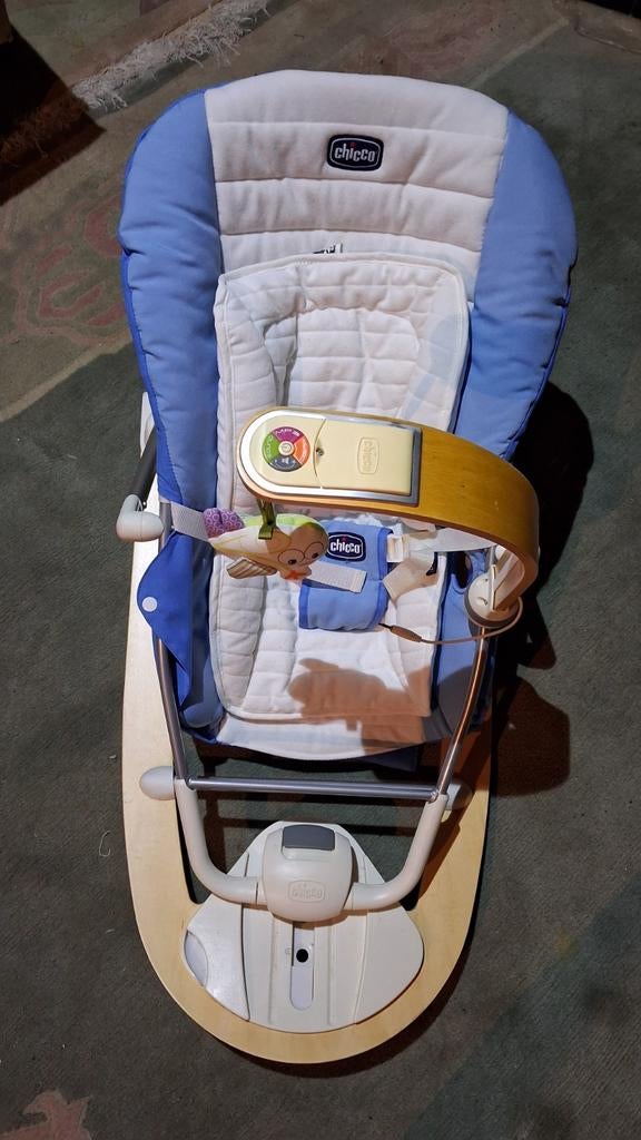 Wipstoeltje Chicco Concord Rio met speelboog muziek, Enfants & Bébés, Comme neuf, Avec ceinture(s), Chaise rebondissante, Enlèvement