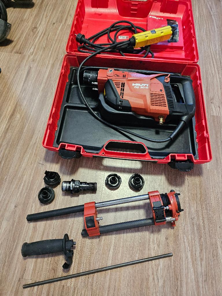 Hilti DD 30-W-kernboor Diamantboormachine, Doe-het-zelf en Bouw, Gereedschap | Boormachines, 600 watt of meer, Zo goed als nieuw