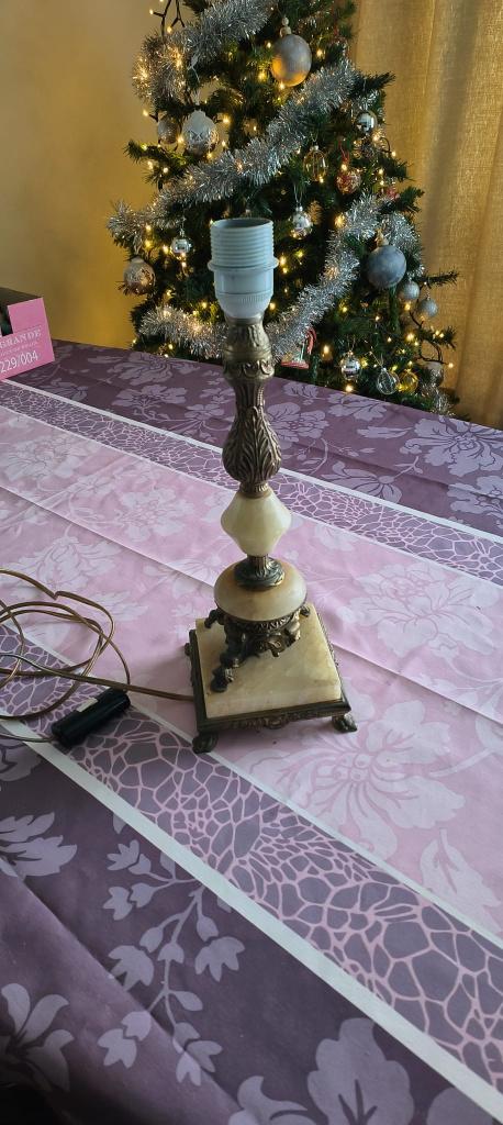 Vintage tafellamp met onyx en messing voet (beetje stuk), Ophalen