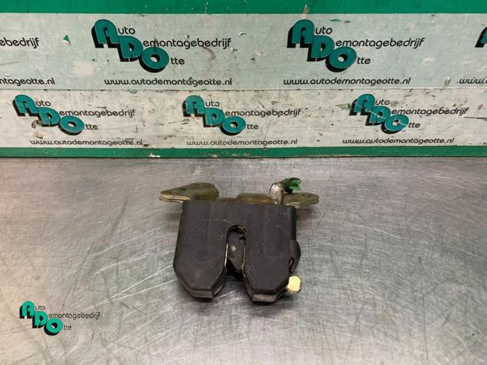 Slotmechaniek Achterklep van een Toyota Corolla (Corolla 96-, Auto-onderdelen, Carrosserie, Toyota, Gebruikt, 3 maanden garantie