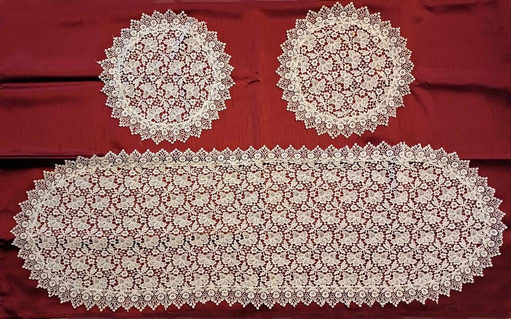 napperons, Maison & Meubles, Enlèvement, Comme neuf, Ovale