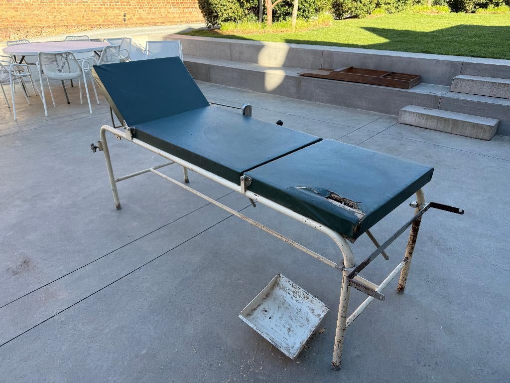 vintage onderzoekstafel / retro dokterstafel, Ophalen