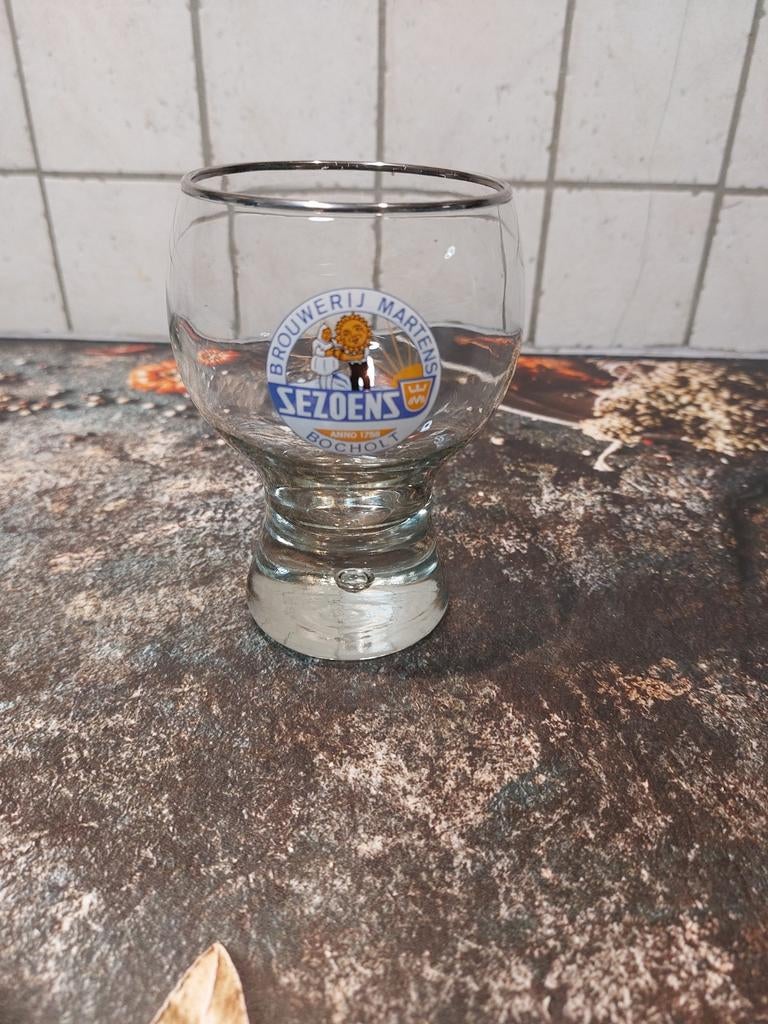 Boule en verre à l'ancienne saison, Collections, Verres & Petits Verres, Enlèvement ou Envoi, Comme neuf, Verre à bière