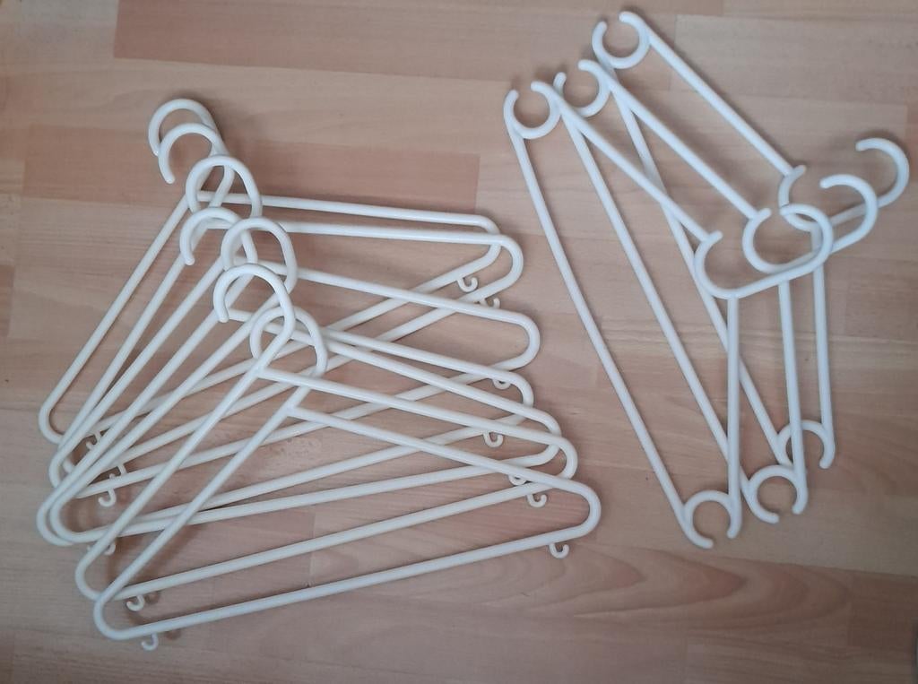 Lot de 10 cintres blancs, Vêtements | Femmes, Cintres, Enlèvement, Comme neuf, Plastique