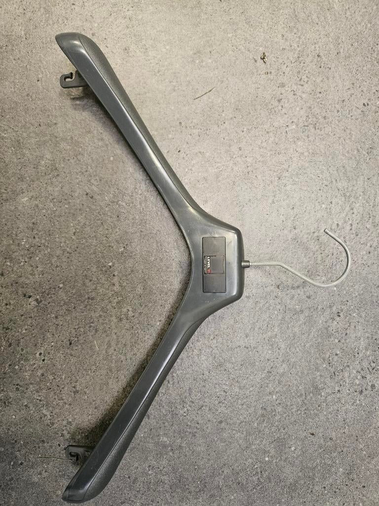 Dikke plastic kapstokken gratis af te halen, Ophalen, Zo goed als nieuw